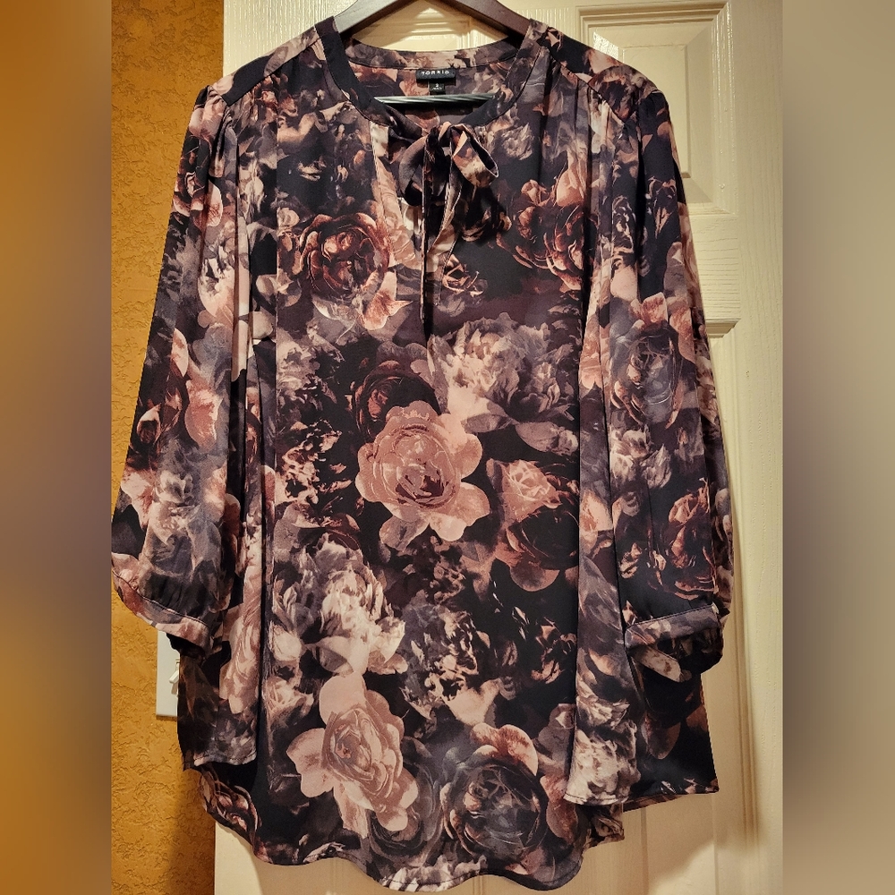 Torrid Floral Tie Neck Top
